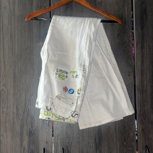 Y2K white Pepe Jeans with a graphic print and text details. Size 29